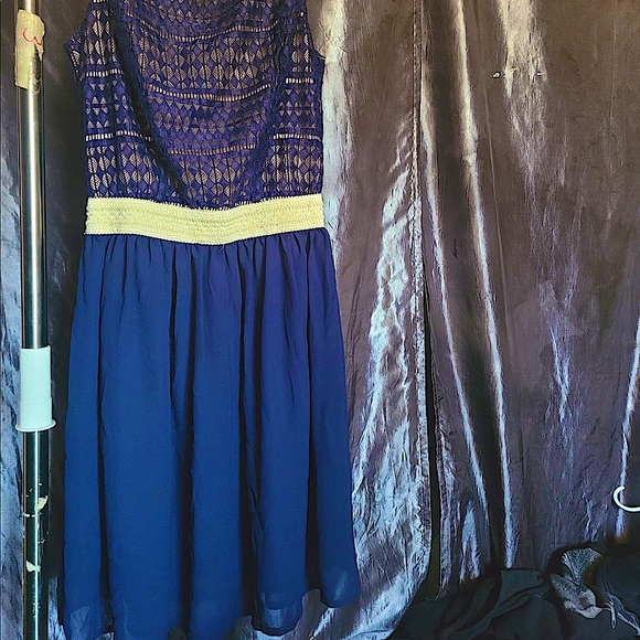 NWOT Navy Blue with pearl white waistband, babydoll style Speechless dress - Picture 1 of 8